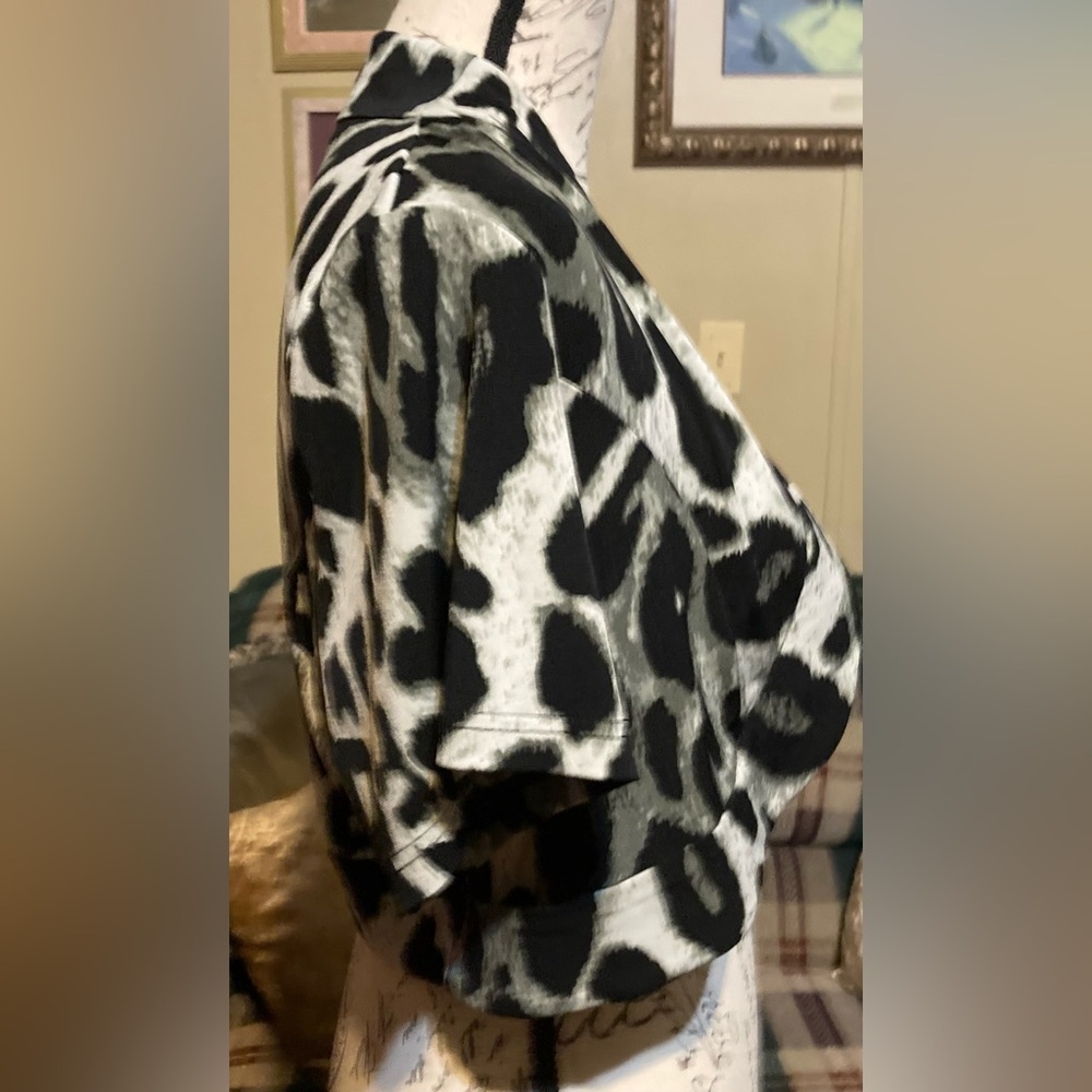 Nina Leonard Black and Gray Animal Print Shrug - Picture 2 of 10
